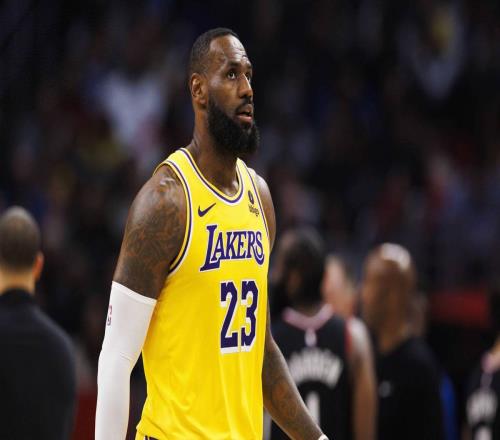 傳奇依舊！NBA官方認可，40歲老詹，這五項能力仍是聯盟前十！