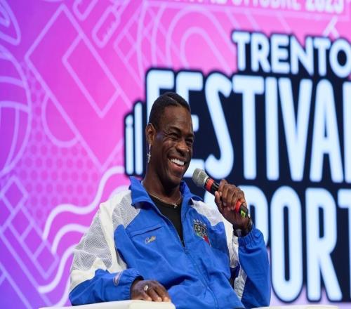 巴洛特利：要給皮奧和卡馬爾達(dá)時(shí)間相信意大利會(huì)晉級(jí)世界杯