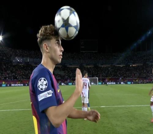 职业生涯首次戴帽,费尔明赛后带走比赛用球