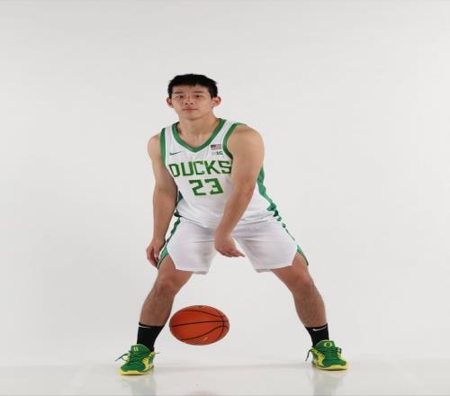 隊友認(rèn)為林葳的籃球智商很高，是一名優(yōu)秀的控球后衛(wèi)，而且他的英語水平也有了很大提升_cba直播免費觀看直播