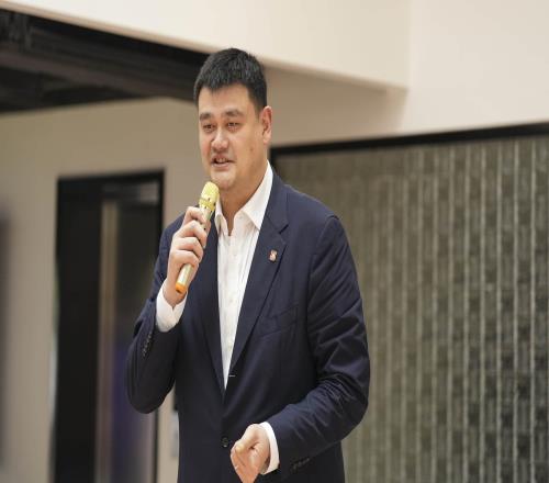 火箭隊記：姚明現身休斯頓，會亮相今日火箭主場揭幕戰