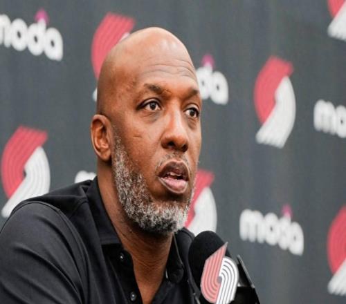 NBA爆“大丑闻”,杨瀚森教练被捕,6700亿黑资或波及中国