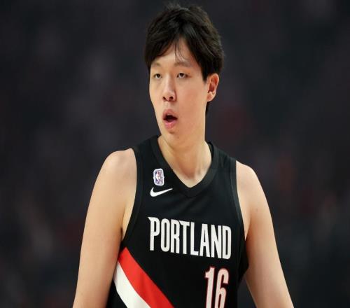 必須開除毒瘤!楊瀚森收三個壞消息,這樣被坑遲早離開NBA