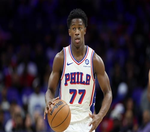 76人新秀埃奇库姆生涯前三战合砍75分,NBA本世纪第一人