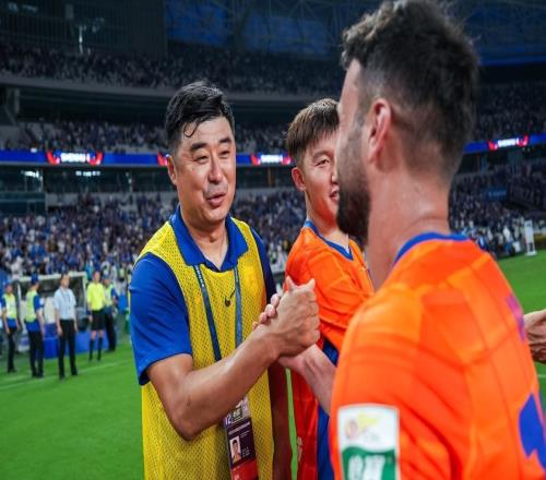 韓鵬離隊(duì)，泰山隊(duì)主帥人選成謎！瓦科沖擊金靴、澤卡挑戰(zhàn)助攻王