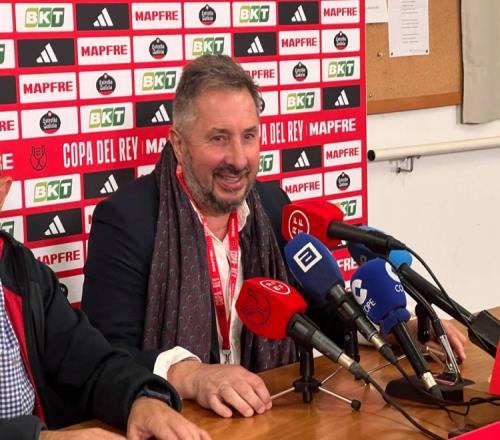 揭露足球界潛規則維加港主帥直言執教需得主席青睞_西甲直播