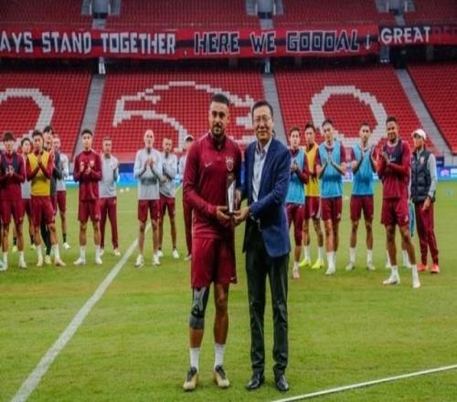 海港為萊昂納多、李帥舉行頒獎儀式