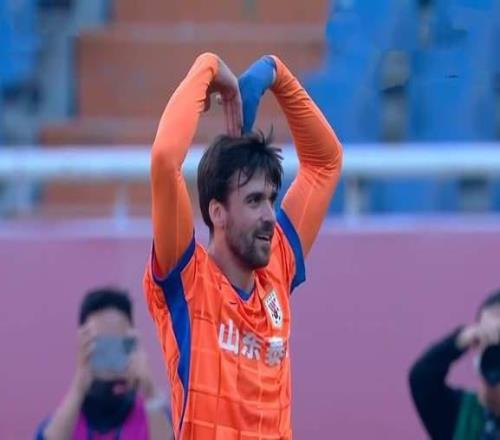 21,泰山队锁定第5名,瓦科+泽卡破门津门虎小将替补出场吃红牌