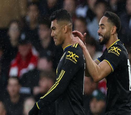 英超最新積分戰(zhàn)報(bào)：兩強(qiáng)隊(duì)翻車(chē)，四隊(duì)積分相同，阿森納創(chuàng)紀(jì)錄