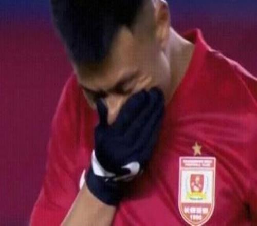 譚龍效力亞泰8年陪球隊降級又沖超，如今再次跟隨球隊降級