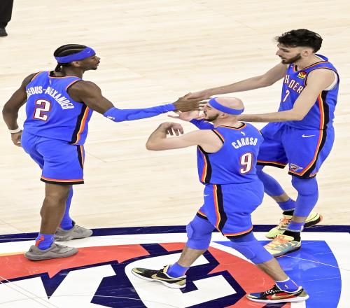 記者：雷霆的角色球員們?cè)诠谲婂N煉后展現(xiàn)出了更為出色的表現(xiàn)_nba直播在線直播免費(fèi)觀看