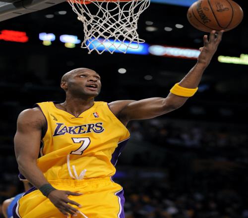 昔日科比身邊的神助攻奧多姆46歲生日狂歡中_nba直播免費(fèi)觀看直播在線