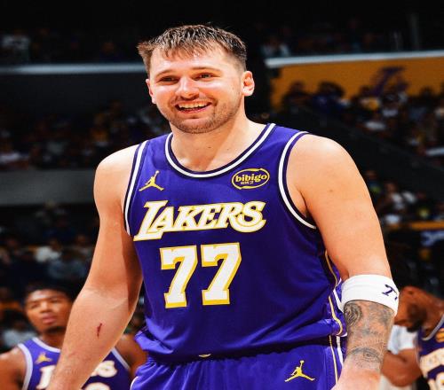 單場(chǎng)35+9+13&場(chǎng)均40+11+9，東契奇一戰(zhàn)連創(chuàng)多項(xiàng)紀(jì)錄