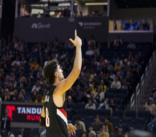 開拓者雷霆裁判報(bào)告指出阿夫迪亞對(duì)米切爾犯規(guī)判罰失誤雷霆因此多獲得兩次罰球機(jī)會(huì)_nba直播在線觀看免費(fèi)