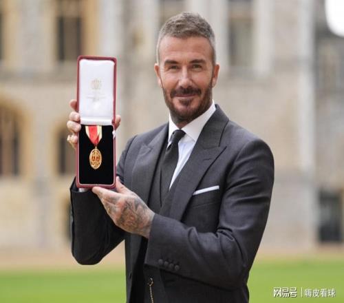 英超兩場(chǎng)強(qiáng)強(qiáng)對(duì)話，曼聯(lián)重演冠軍對(duì)決，曼城利物浦力爭(zhēng)完美一周