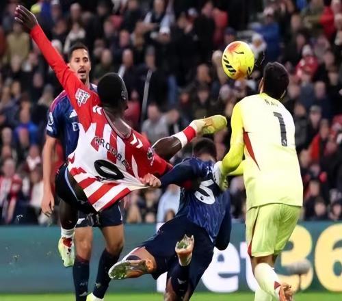 英超第11輪結(jié)束了5場(chǎng)比賽，最新積分榜如下！