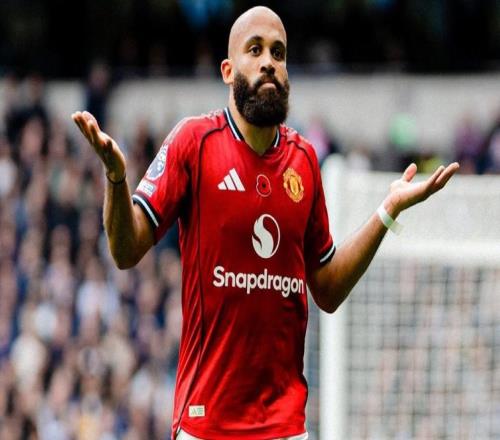 近4場比賽為曼聯(lián)打進(jìn)4球，姆伯莫社媒繼續(xù)曬攤手照