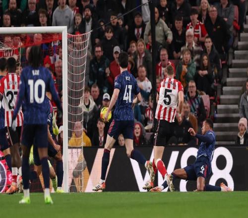 對陣桑德蘭丟球，阿森納連續(xù)零封紀(jì)錄定格在812分鐘