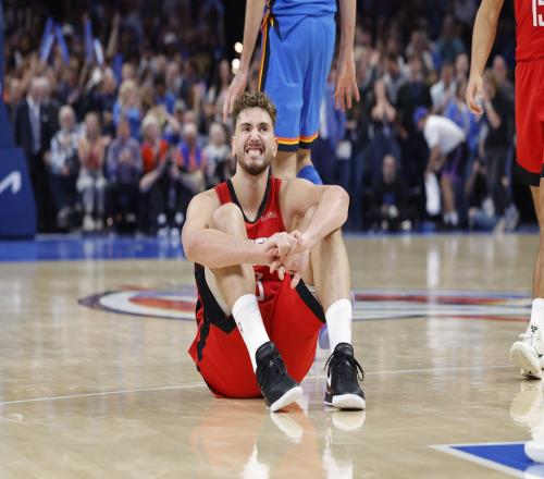 申京面對上場失利不想重蹈覆轍范弗利特缺席后隊員們齊心協力擔起責任_jrs直播