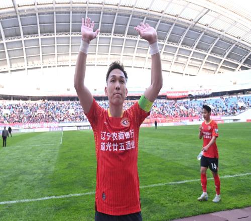 遼寧鐵人中超陣容升級(jí)！3外援全留隊(duì)，外援中衛(wèi)+混血日本中場(chǎng)