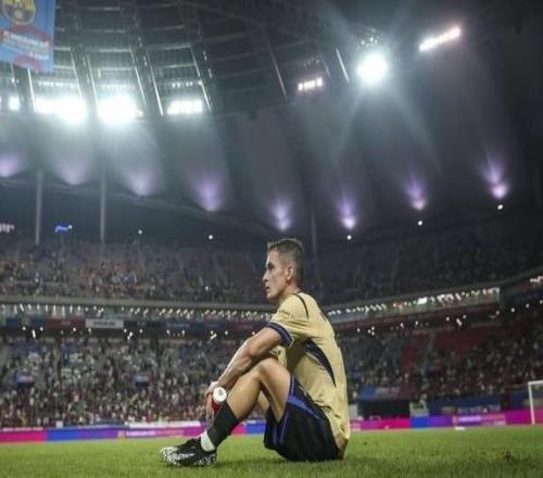 每體：巴薩計劃與卡薩多漲薪續約，雙方不久后將進行談判