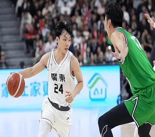 遼寧無緣決賽采訪！楊鳴回應(yīng)趙繼偉傷勢(shì)，再談遼粵對(duì)決展傷感話題