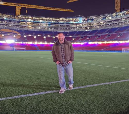 拉波爾塔真是會(huì)把握時(shí)機(jī)的老狐貍梅西在諾坎普拍照不過(guò)是逗樂(lè)而已_西甲直播