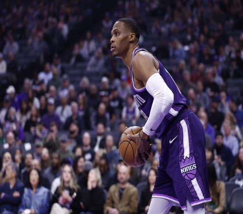 1萬次助攻的挑戰(zhàn)八名球員中有一名前鋒神級球員七次單賽季助攻超過千次哈登會有機會嗎_nba直播在線觀看免費