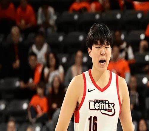 楊瀚森轟21分各界說啥蘇群點贊進攻，隊記曝內幕，教練高度評價