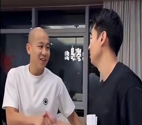 曾吐槽CBA根本沒人看！百萬(wàn)粉絲網(wǎng)紅曹芳自曝與同曦簽試訓(xùn)合同