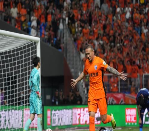 云南玉昆本賽季主場吸引超2.2萬觀眾，消費狂潮突破10億大關_中超直播