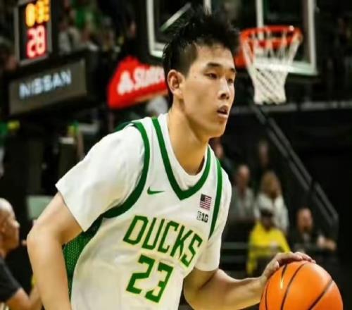 太夸張了！CBA得分王打大學(xué)生18中1，球迷驚呼：可見CBA有多菜