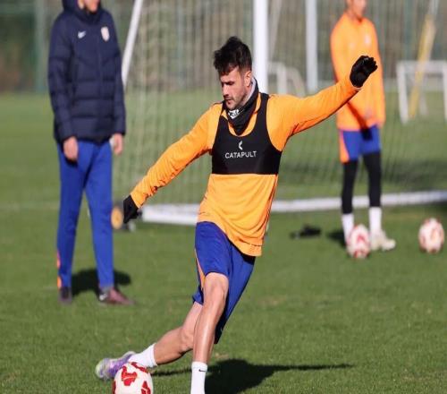 開(kāi)放日球迷熱情鼓勵(lì)收官戰(zhàn)一同齊心協(xié)力