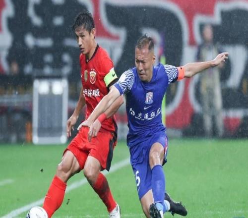 上海海港實(shí)現(xiàn)三連冠中超競(jìng)爭(zhēng)激烈有余精彩不足