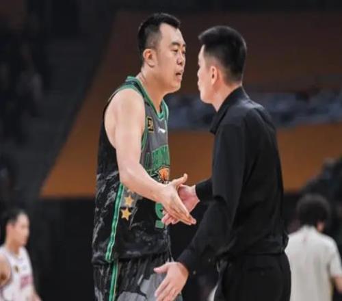 32+11！遼籃內(nèi)線新星U19聯(lián)賽爆發(fā)楊鳴又有中鋒可用