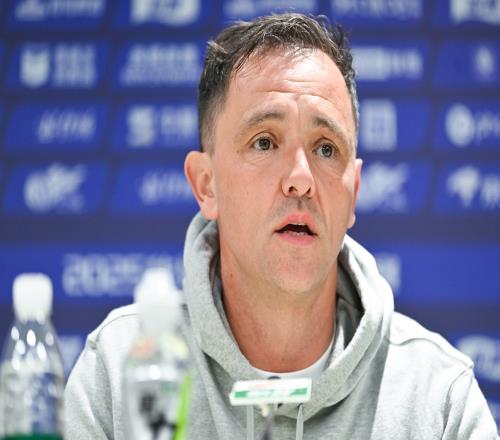 國安教練向球迷誠懇致歉我們已經(jīng)竭盡所能我們的方向正逐漸清晰_中超直播