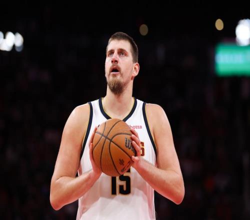 對(duì)攻大戰(zhàn)+超級(jí)逆轉(zhuǎn)！黑馬下半場(chǎng)轟85分?jǐn)芈渚蚪穑琋BA杯殺進(jìn)8強(qiáng)