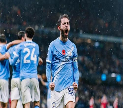 B席：瓜帥每年都會(huì)嘗試做出改變哈蘭德是一臺(tái)進(jìn)球機(jī)器