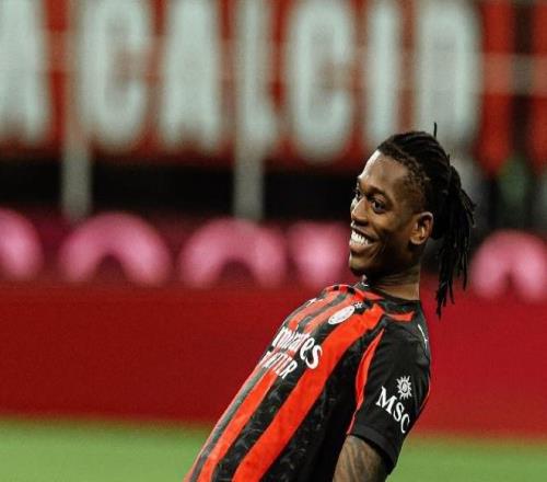 萊奧一劍封喉，AC米蘭10復仇拉齊奧，登頂意甲積分榜坐山觀虎斗