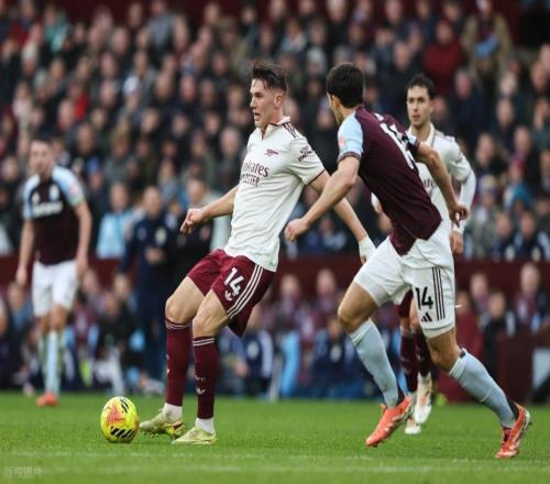 阿森納哭死7600萬買來水貨中鋒！10項(xiàng)數(shù)據(jù)恥辱掛零+6次丟失球權(quán)