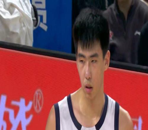 2米26PK2米25！徐昕低迷，僅得3分+4次失誤