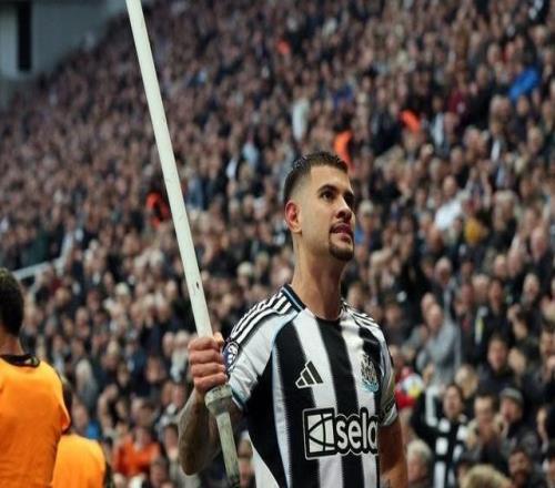 吉馬良斯英超主罰角球直接破門，成紐卡隊(duì)史第一人