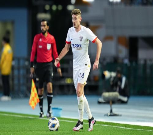 柔佛球員阿里瓦斯是否存在三張黃牌的問題引發(fā)關(guān)注，海港尚未清晰表態(tài)是否將提起申訴_中超直播