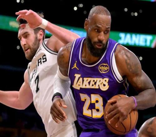 湖人最大短板出爐，東契奇犯兩錯！里夫斯難辭其咎，詹姆斯被坑苦