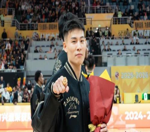 CBA揭幕戰(zhàn)廣廈隊主場勝山西，胡金秋13+6，張寧6投0中