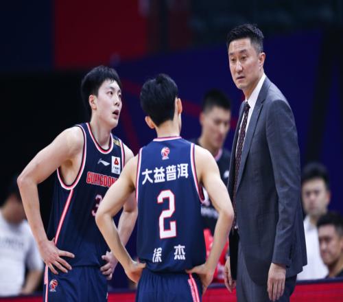 CCTV5+直播！廣東男籃迎戰(zhàn)同曦，兩主力缺陣，杜鋒帶隊(duì)劍指開門紅