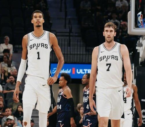 馬刺vs雷霆前瞻：文班亞馬復(fù)出點燃馬刺，雷霆取勝難度大增