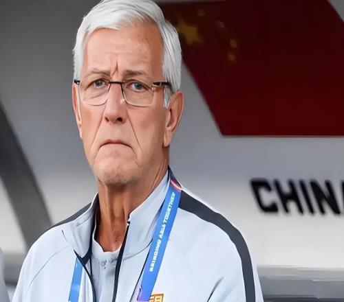 申花提前官宣敲定下賽季帶隊主帥人選，讓球迷直言意外，引發(fā)熱議