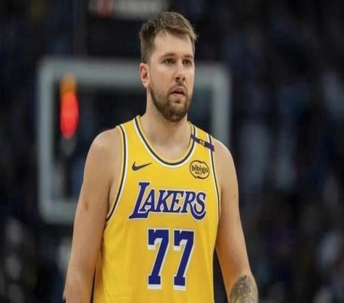 東契奇場均35分9籃板9助攻1.5搶斷領跑得分榜