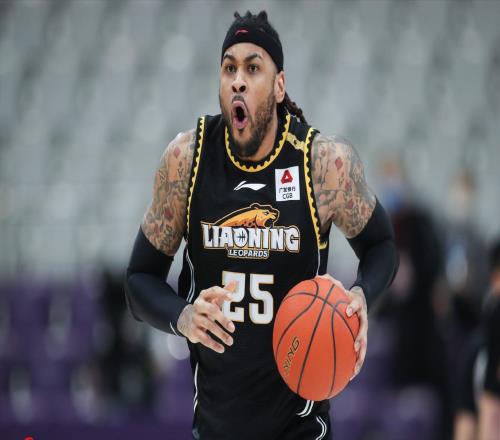 接班韓德君！遼籃中鋒拿11分9籃板，23分鐘高效輸出，楊鳴松口氣